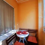 Private Valis 4* Warna