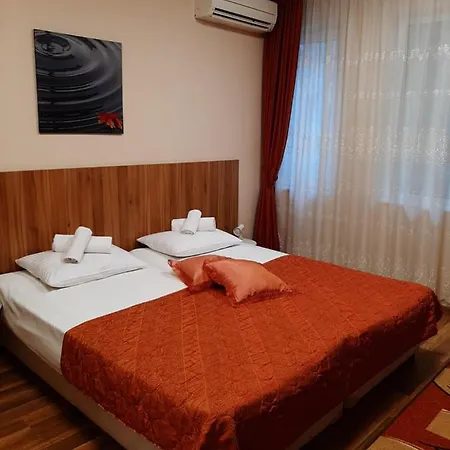 Private Valis 3* וארנה