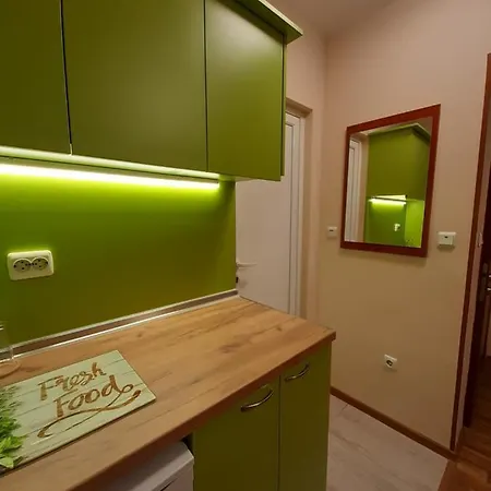 Private Valis 3* וארנה