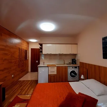 בית הארחה Private Valis וארנה