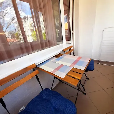 Private Valis וארנה