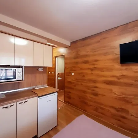 Guest house Private Valis 3*