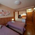 Guest house Private Valis 4*