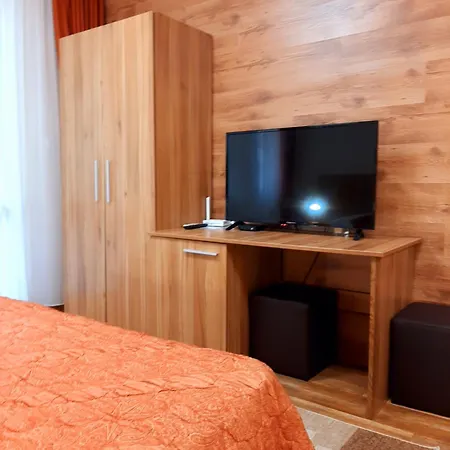 Private Valis 3* Warna