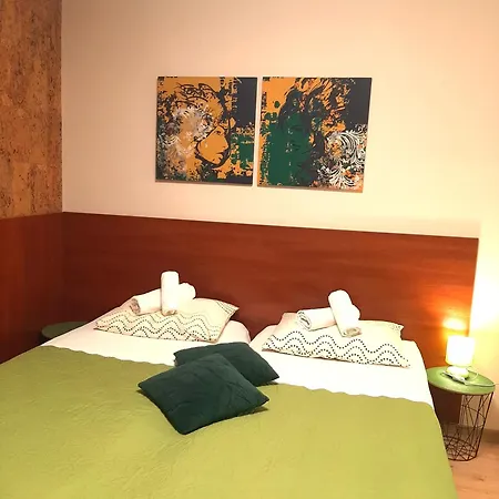 Private Valis 3* Warna